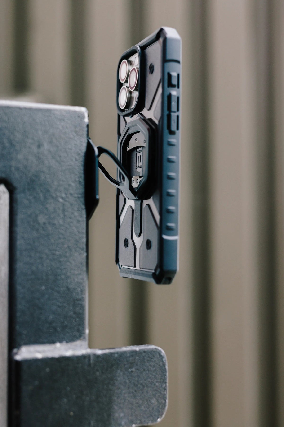UAG Monarch Mag2 Dual Magnetic Ring Stand